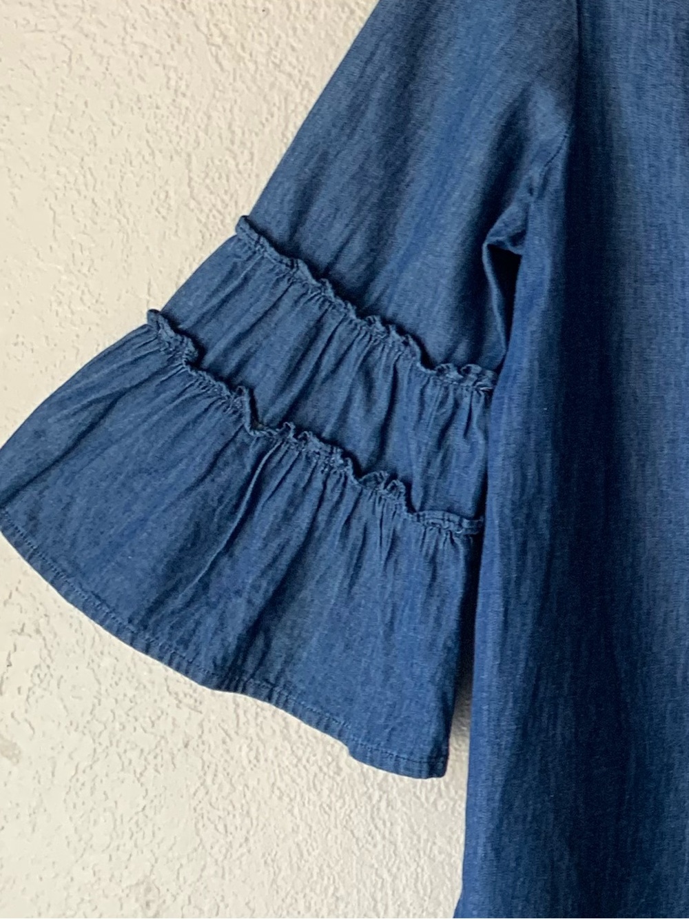 TRE’S JOLIE Chambray Boho Cottagecore Ruffle Bell Sleeve Pheasant Top Size S - Picture 4 of 6